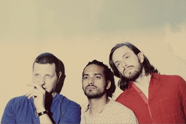 YEASAYER - "FINGERS NEVER BLEED"  