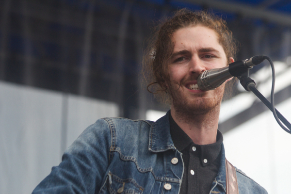 Hozier at Newport Folk Festival 2015 - We All Want Someone To Shout For ...