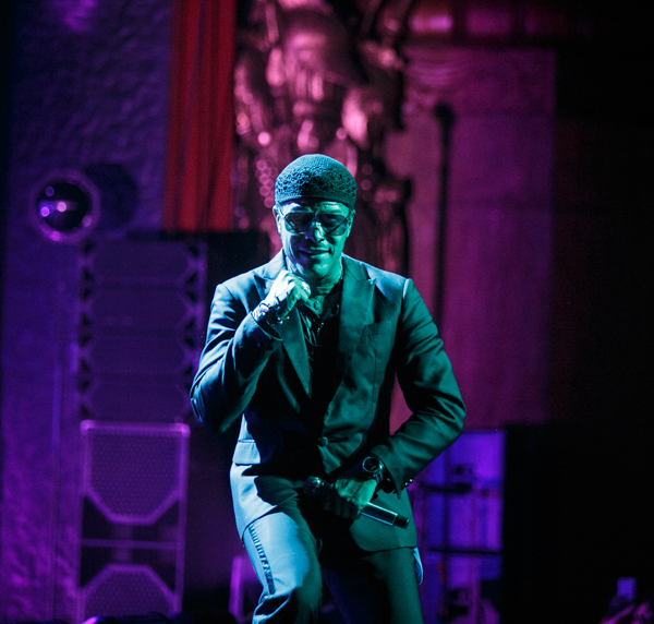 Maxwell at Beacon Theatre (December 9, 2018)