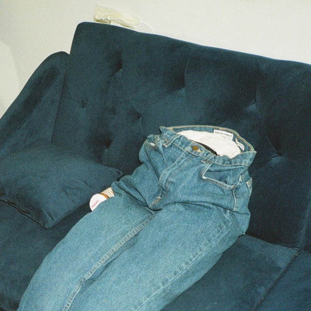 Tenggorokan Katak – “Jeans Wanita”